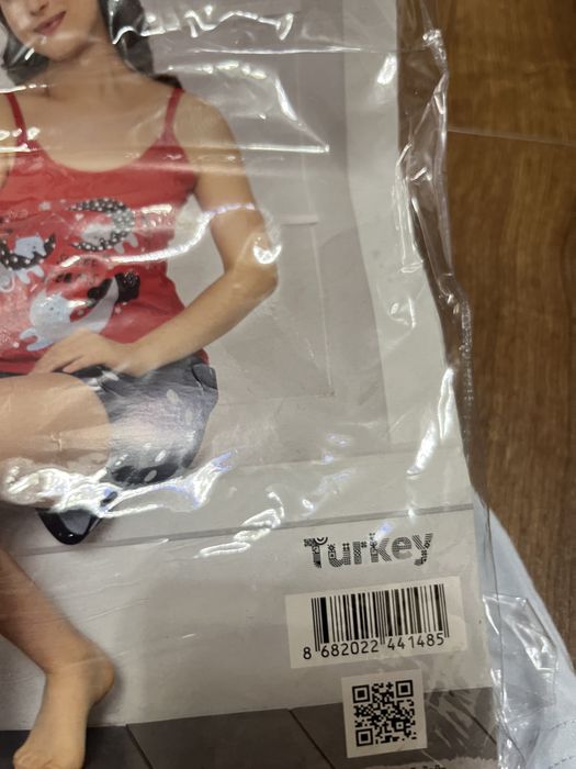 Нова піжамка для дівчинки