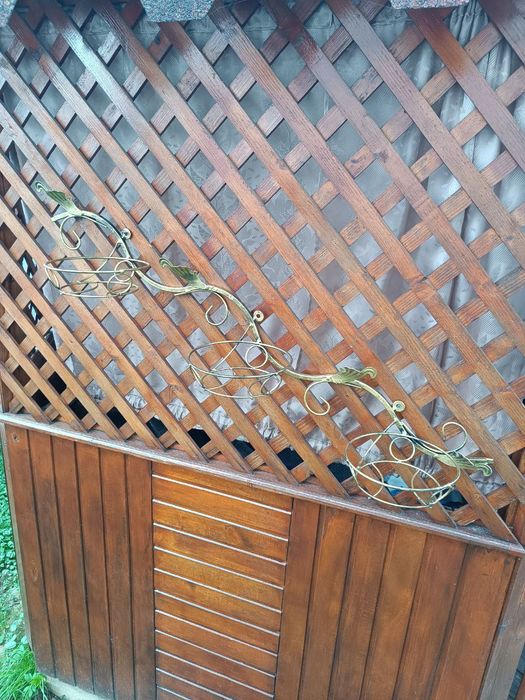 Кована підставка для квітів