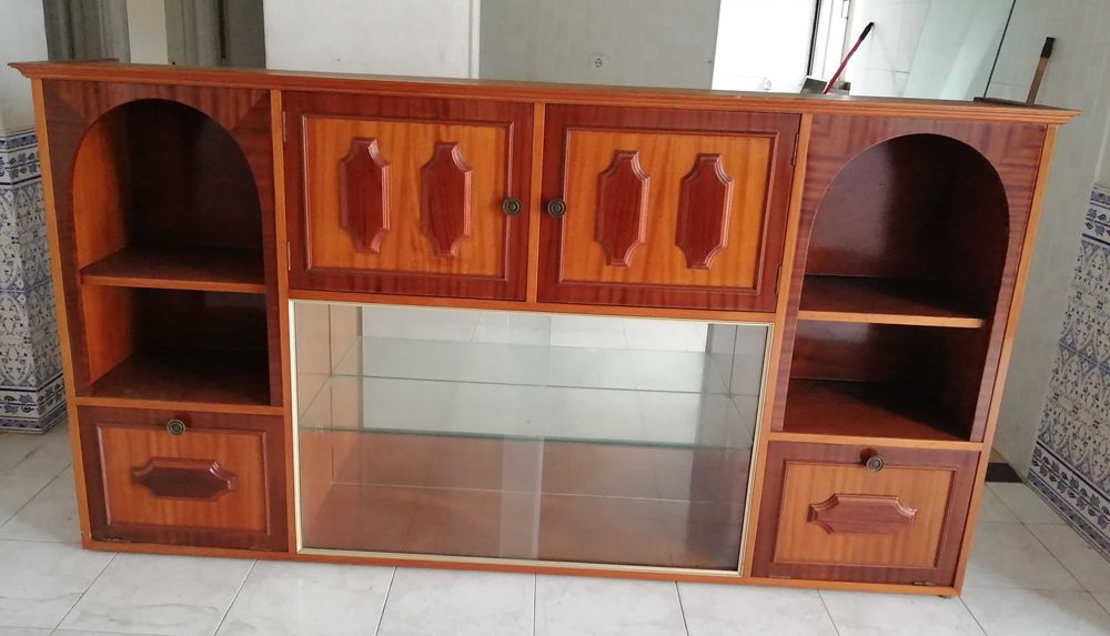 Louceiro com cristaleira de vidro, sem base