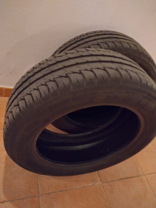 Pneus par 2 Mercedes Classe A 180 - 205/55/R16 bom rasto!