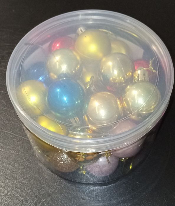 60грн Шарики ёлочные набор в коробке