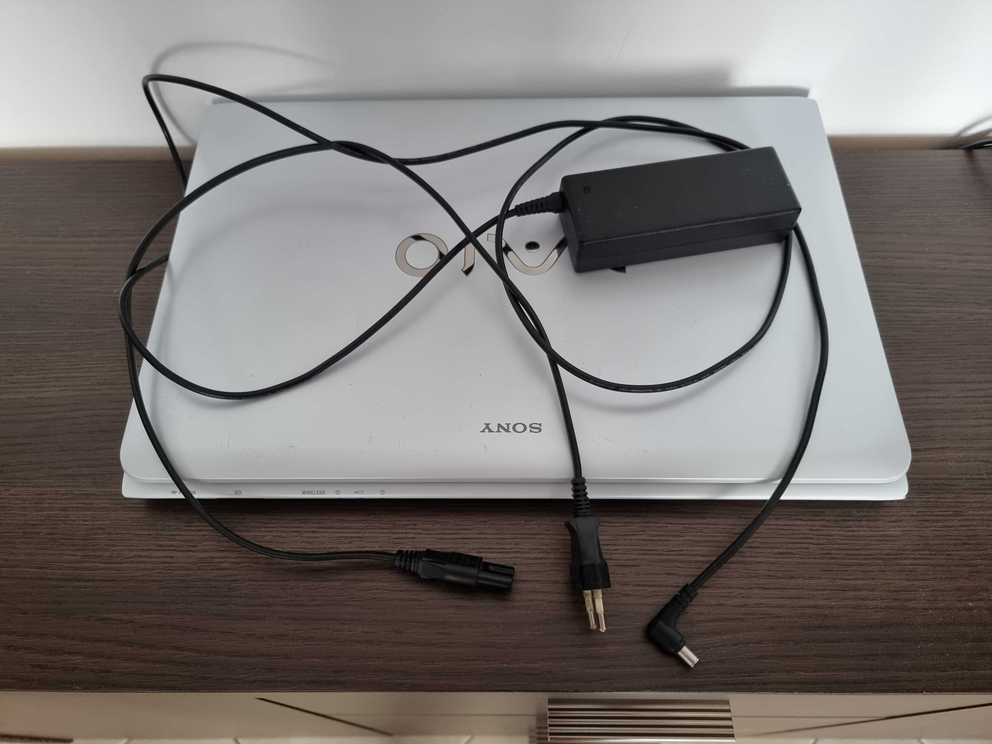 Sony VAIO SVE1713S1EW 17,3" i5 / 6GB RAM / HDD / Windows – biały