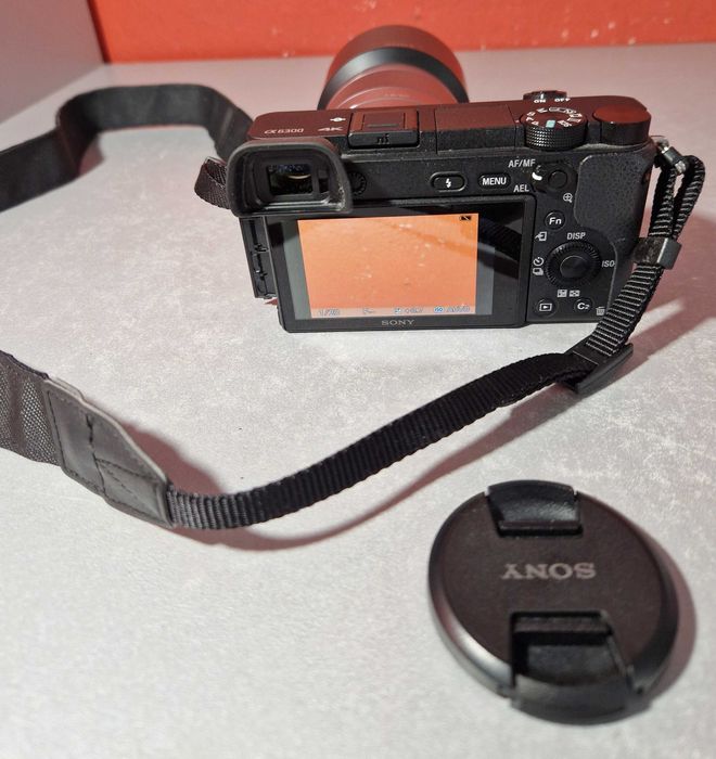 Aparat Sony  A6300+ obiektyw SONY SEL 50 F 18