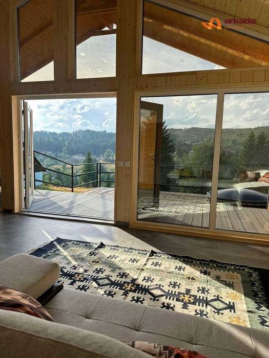 Продам готовий будинок у Карпатах з найкращим краєвидом!