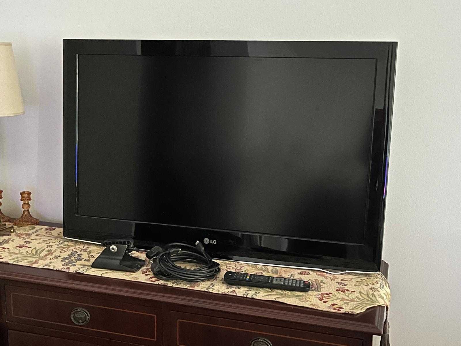 Televisão LG 37" de parede