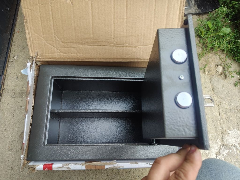 Sejf ścienny BURG-WÄCHTER PointSafe PW 3 S 260x390x195 mm
