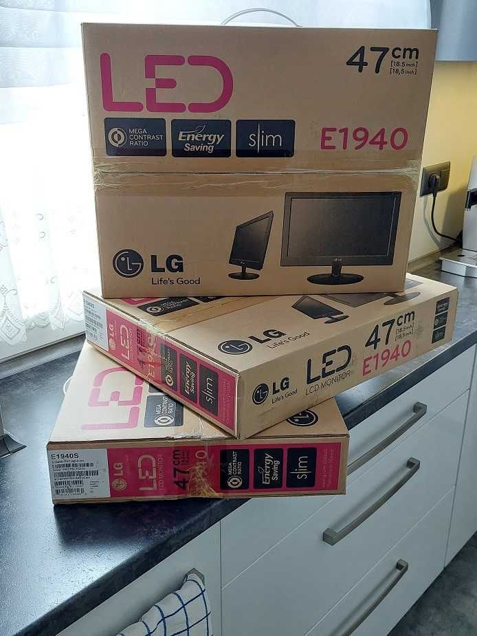 Monitory LG: FLATRON M2094D-PZ 20” i FLATRON E1940S-PN 19” + nawigacja