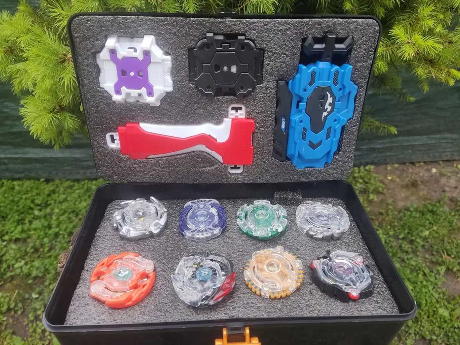 Бейблейд Профі GF204-1-2 металева з 8 запускалками Beyblade чемодан