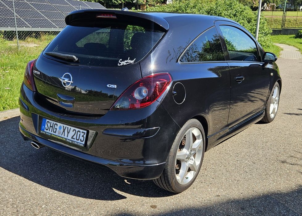 Opel Corsa D 1.6T GSi OPC 150koni