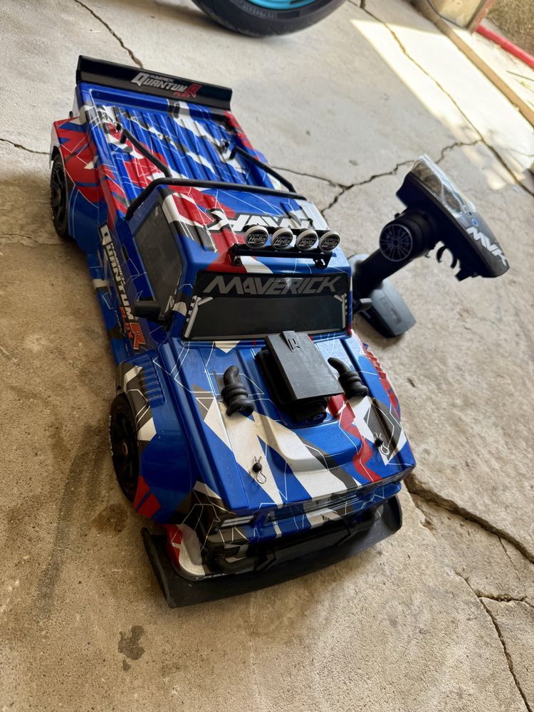 Maverick quantum flux R