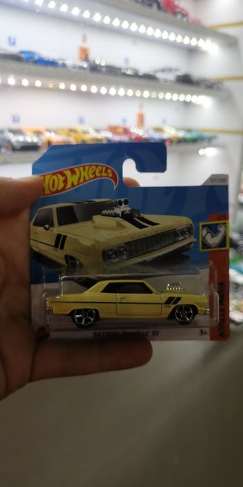 Hotwheels novo em cartela