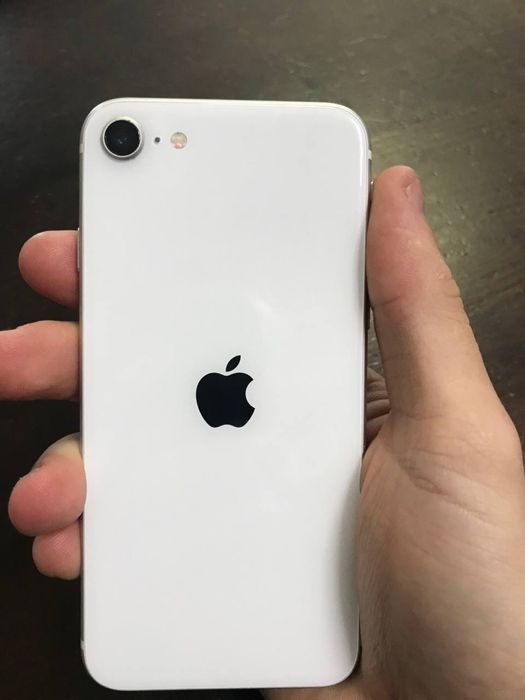 Продам iPhone SE 2020 128Гб