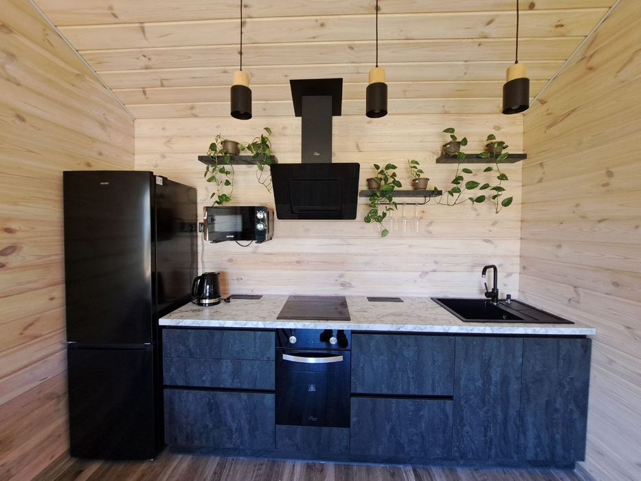 Дуже затишний будинок біля струмка для відпочинку на літо або вихідні