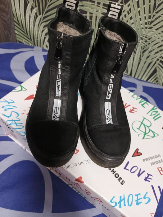 Зимові ботинки з нубука для дівчинки