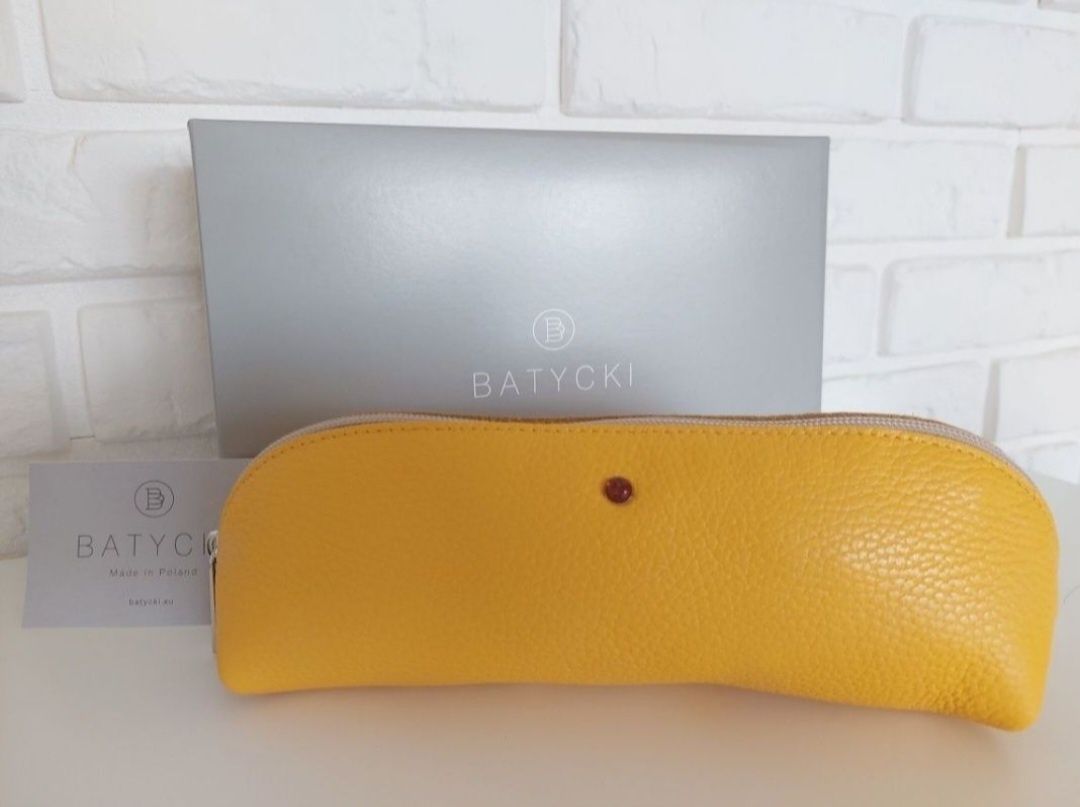 Elegancka skórzana długa kosmetyczka Batycki etui saszetka skóra