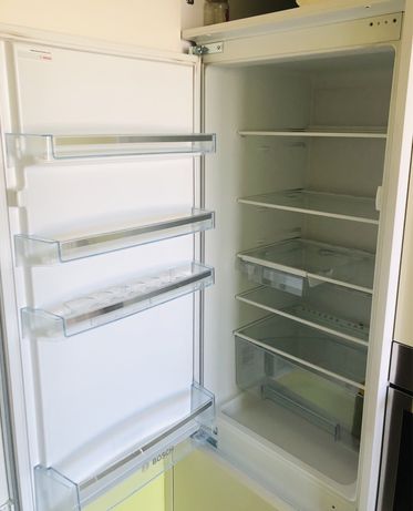 Półki, szuflafy oraz szklane do lodówki i zamrażarki Bosch komplet