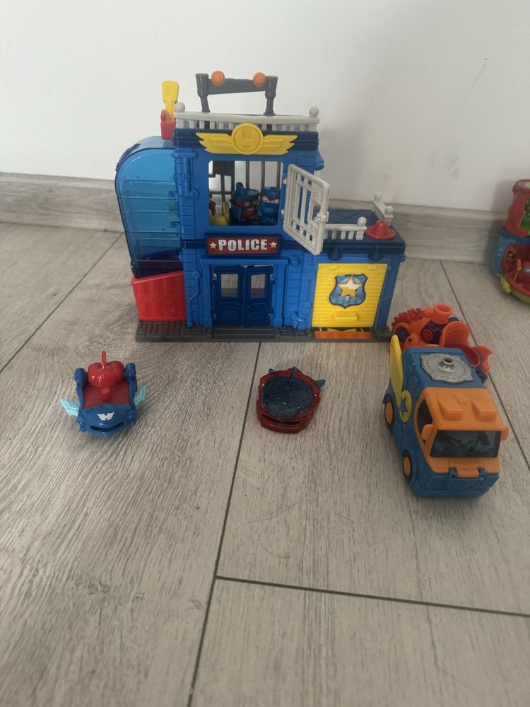 Super zings- komisariat, dinozaur, pojazdy