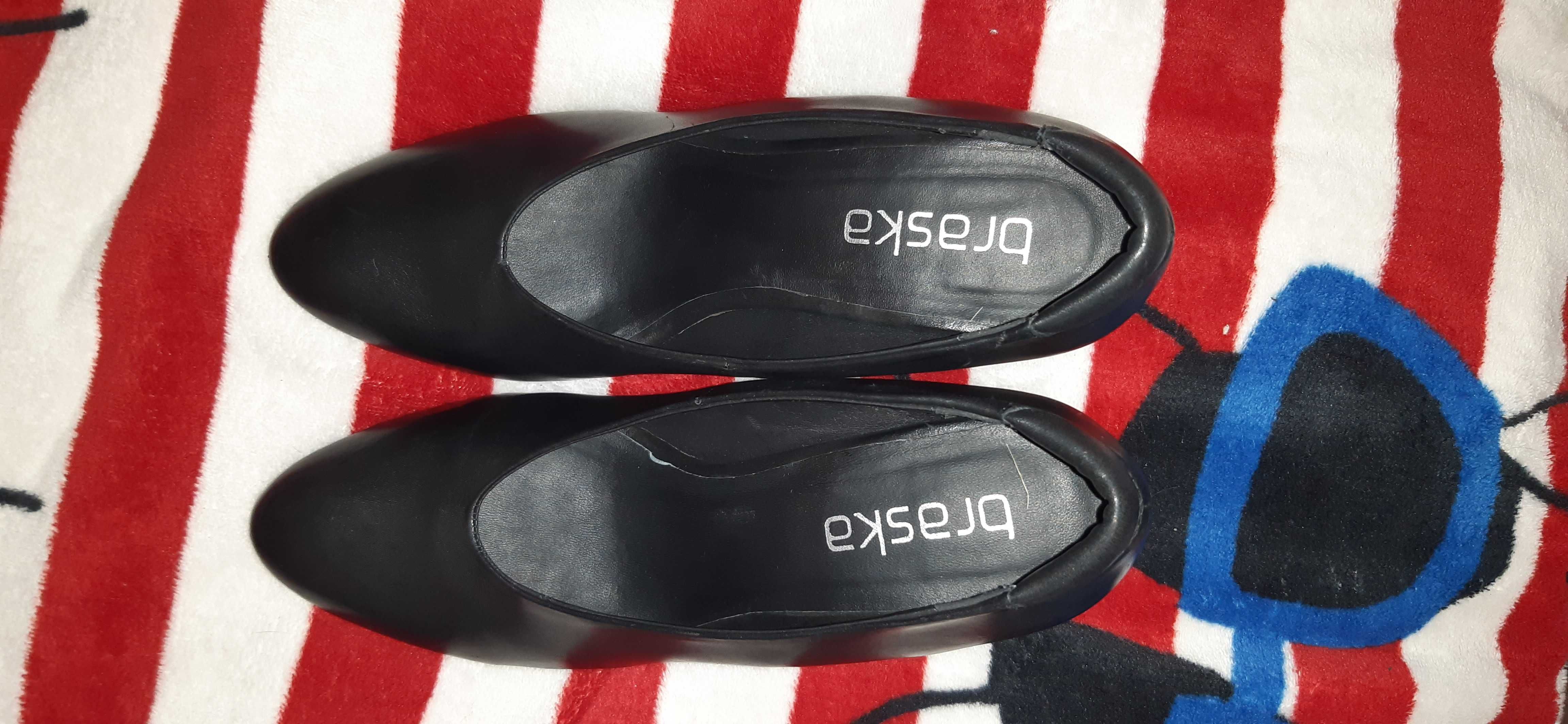 Осінні туфлі BRASKA 39 р