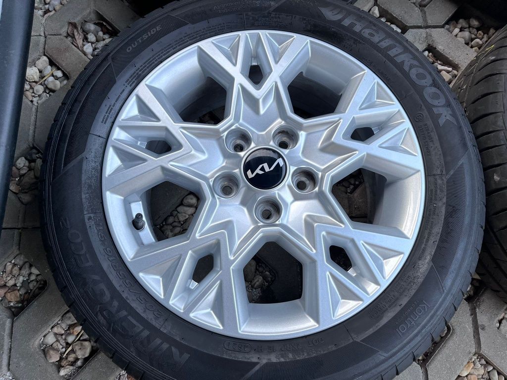 Kia cee'd felgi z oponami 205/55/16 oryginał