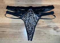 Damskie majtki stringi panterkowe Hunkemoller 2XL 44 czarne