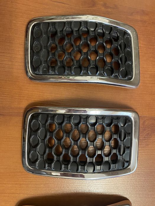 Решётка радиатора Jeep Cherokee