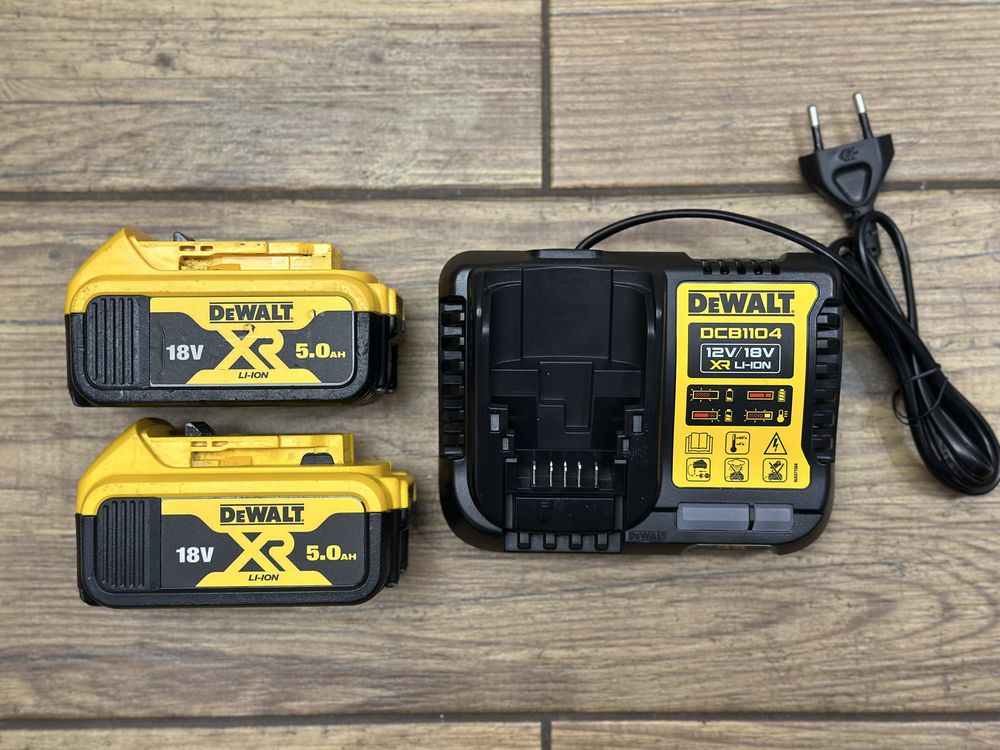 [Zestaw] 2x bateria akumulator 18V 5AH / ładowarka DCB1104 DeWalt