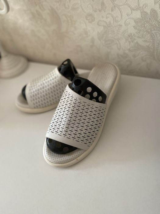 Шлёпанцы, тапки кожа 38 р.