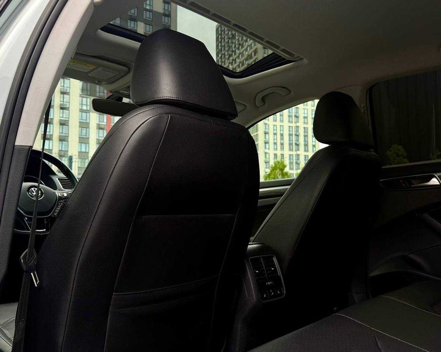 Volkswagen Passat SE