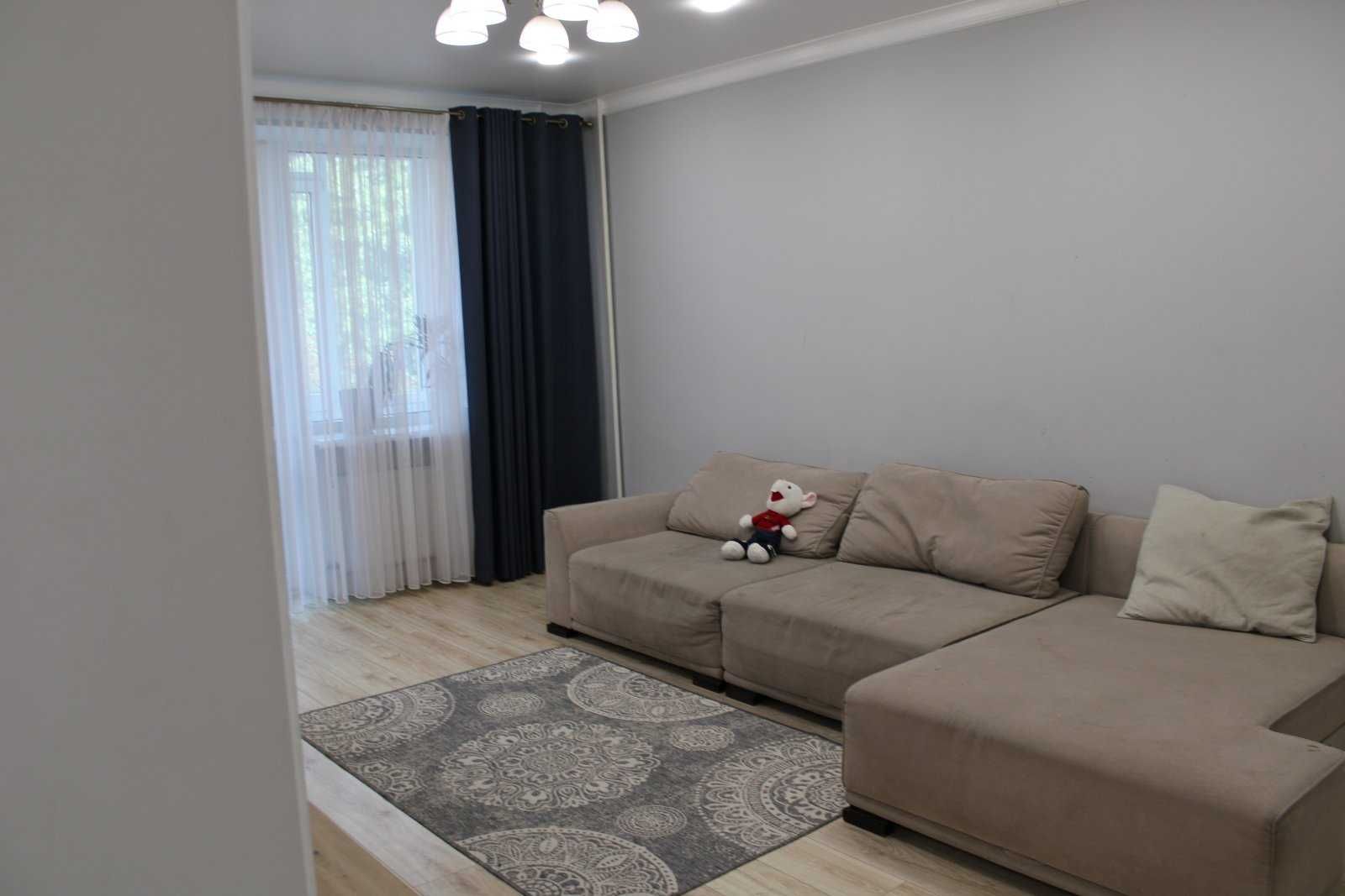 Продам  квартиру 83 м2 в центрі міста