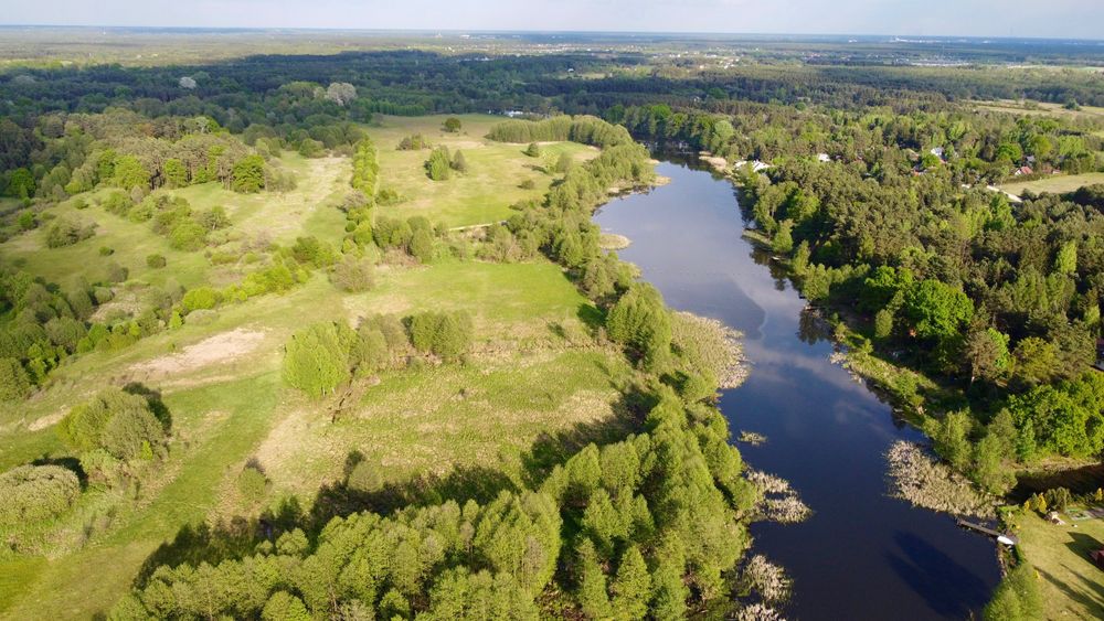 Piękna działka budowlana z linią brzegową blisko Warszawy