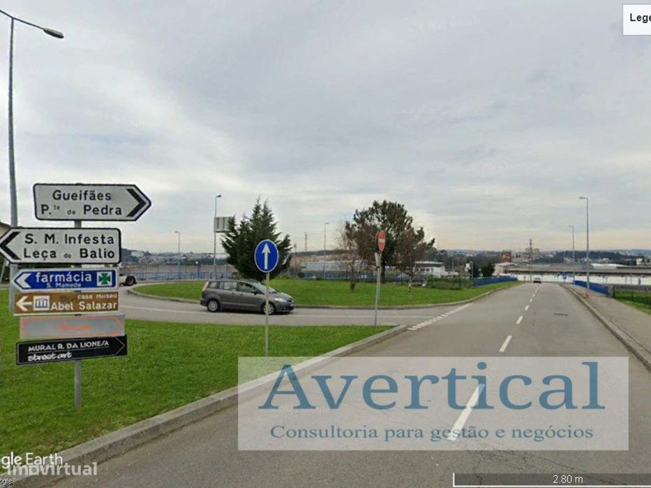 Armazéns P/ Reconstruir e Ampliar (S. Mamede Infesta)