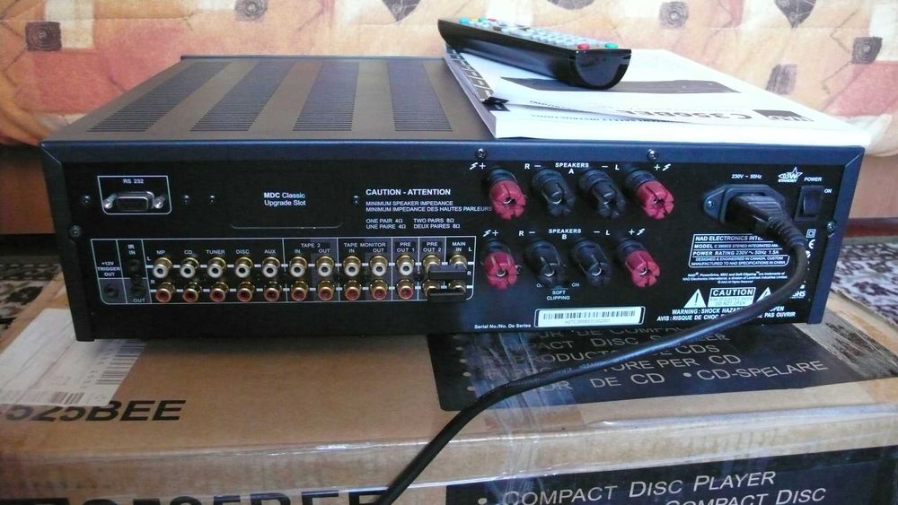 Arcam Solo Music (mk2) - це підсилювач сд програвач стример тюнер цап