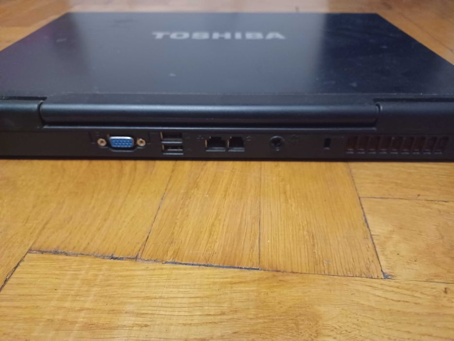 Toshina Satelite 14'' Intel Pentium 1.46GHz / 1GB Ram / 120GB Hdd