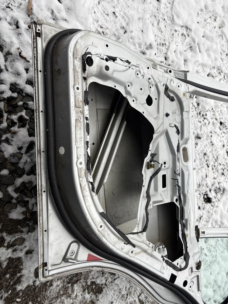 Дверка БМВ Е39 Права Сіра Двері BMW Пасажирська Праві ТітанСільвер