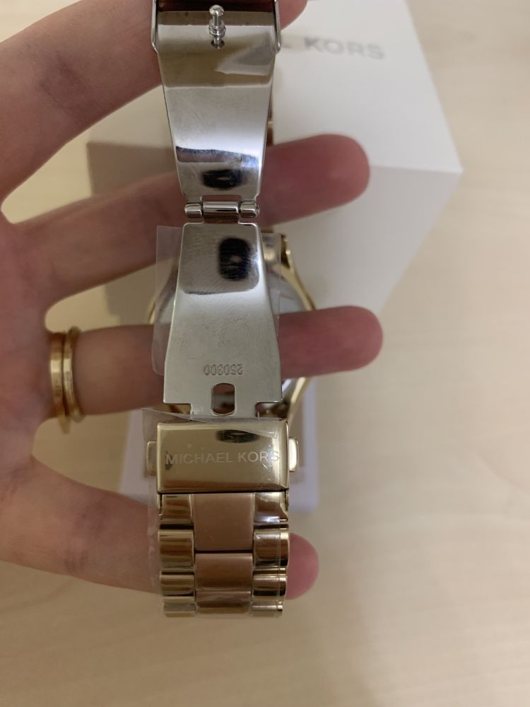 Продам часы Michael Kors original