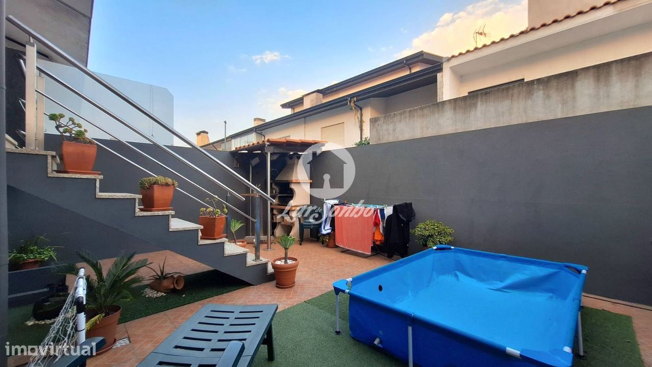 Moradia em Banda T3 em Vila Nova da Telha, Maia