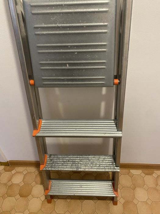 Drabina aluminiowa czterostopniowa