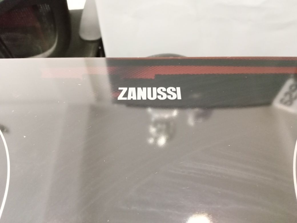 Placa de Indução ZANUSSI (Impecável Como Nova / Garantia)