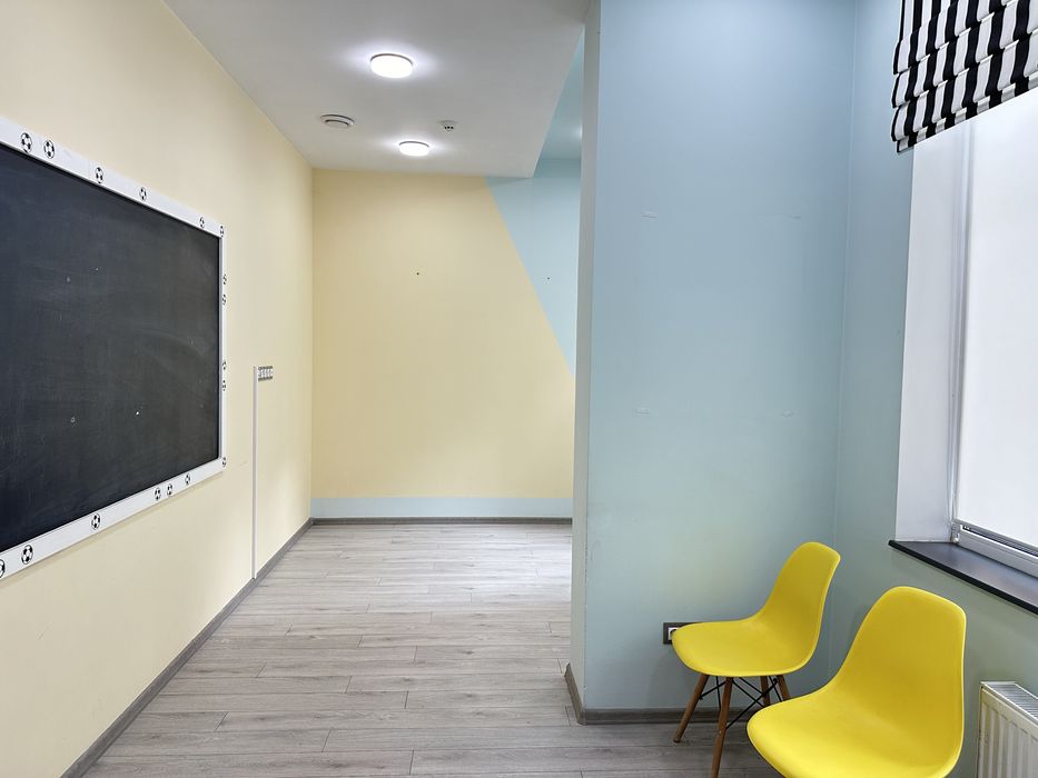 Дмитрівська 75, нежитлове приміщення під будь який вид діяльності