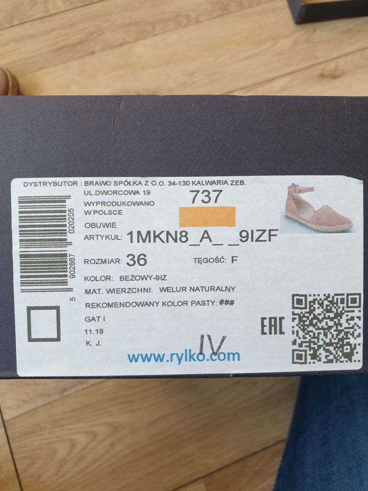 Espadryle z zapięciem na kostce Ryłko