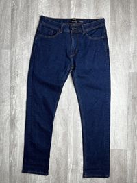 Джинсы Bershka размер 30,фирменные,новые,синие,штаны,зауженые,классика