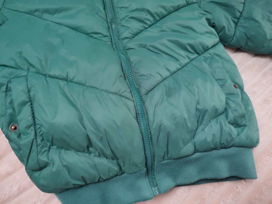 Zimowa kurtka chłopięca, ocieplana r.140