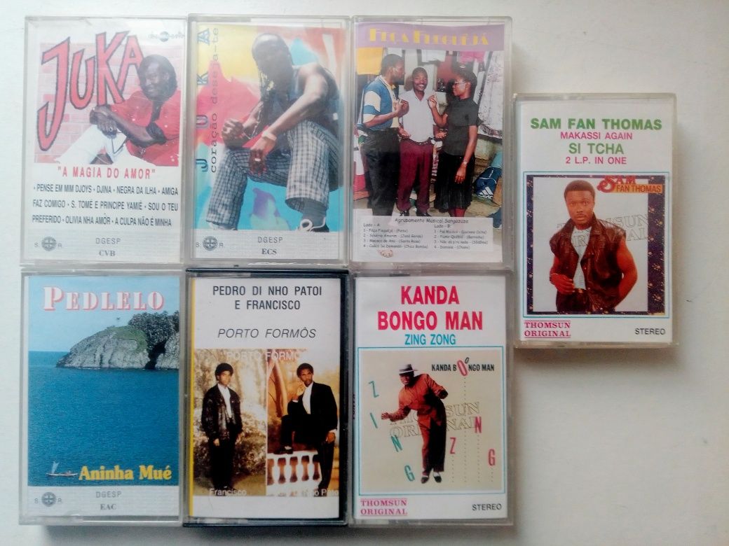 Música africana caixas vazias para cassetes.