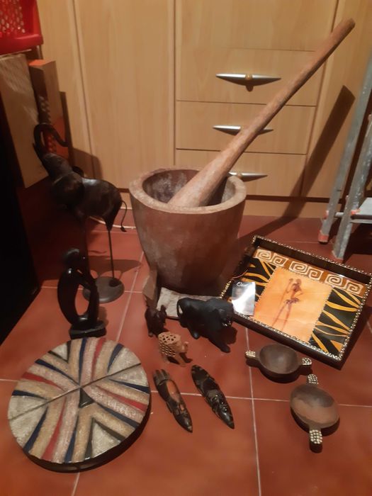 Arte Africana - pilão, máscaras , elefantes, leão