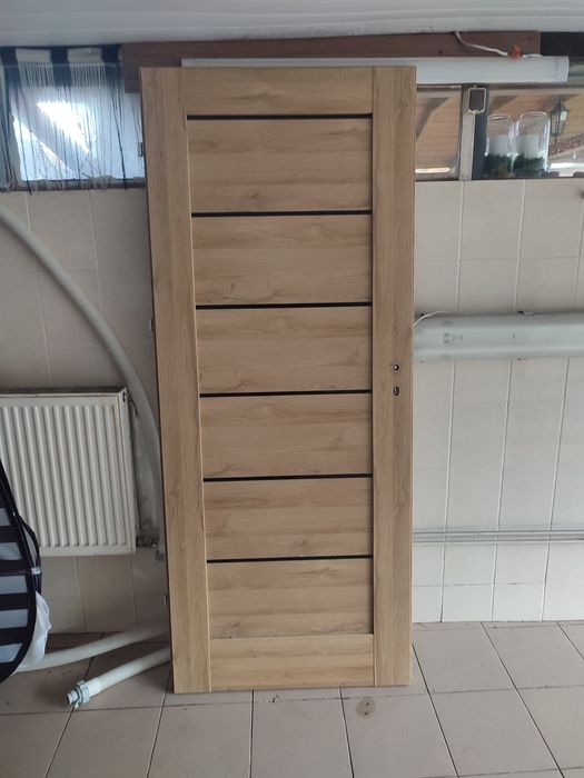 Sprzedam drzwi wraz z futryna