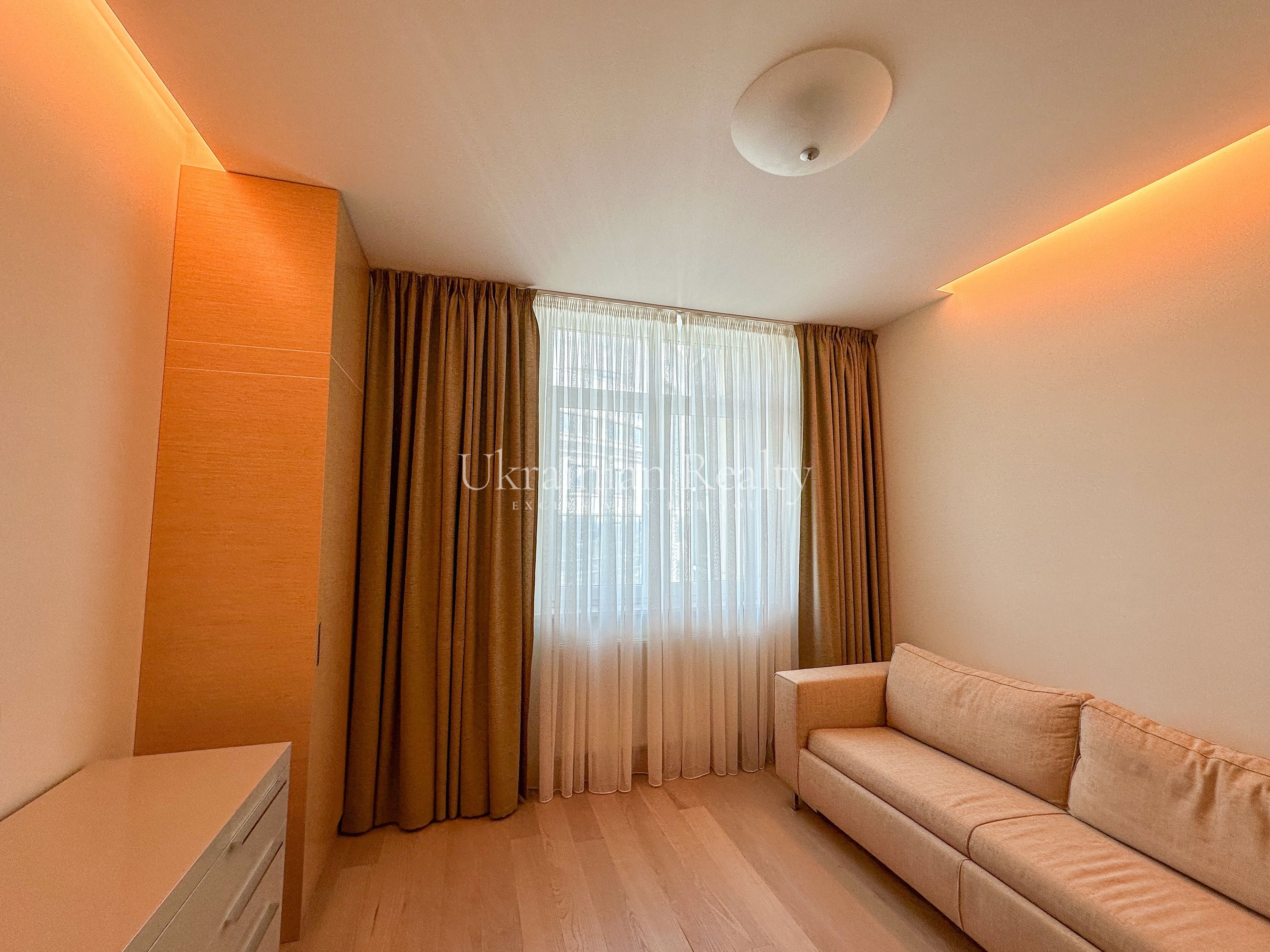 Продаж квартири 299 кв. м. ЖК Тріумф вул. Зверінецька 59