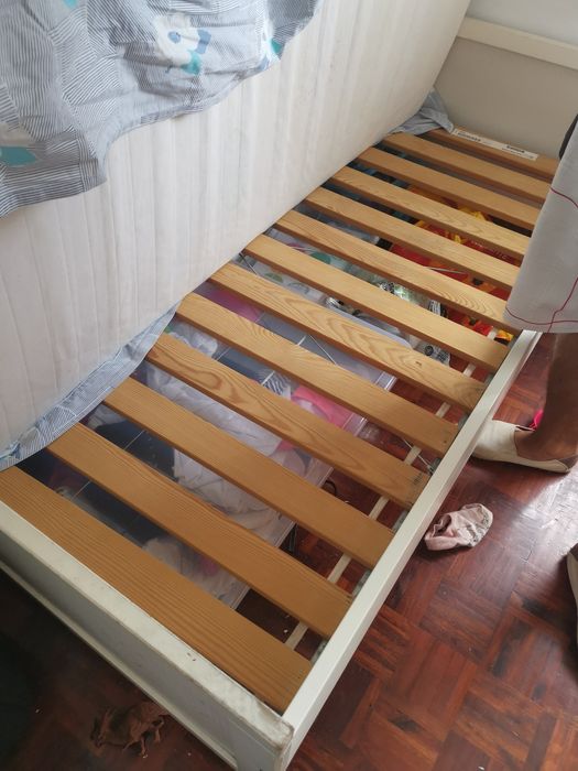 Vendo cama mais colchão 90€