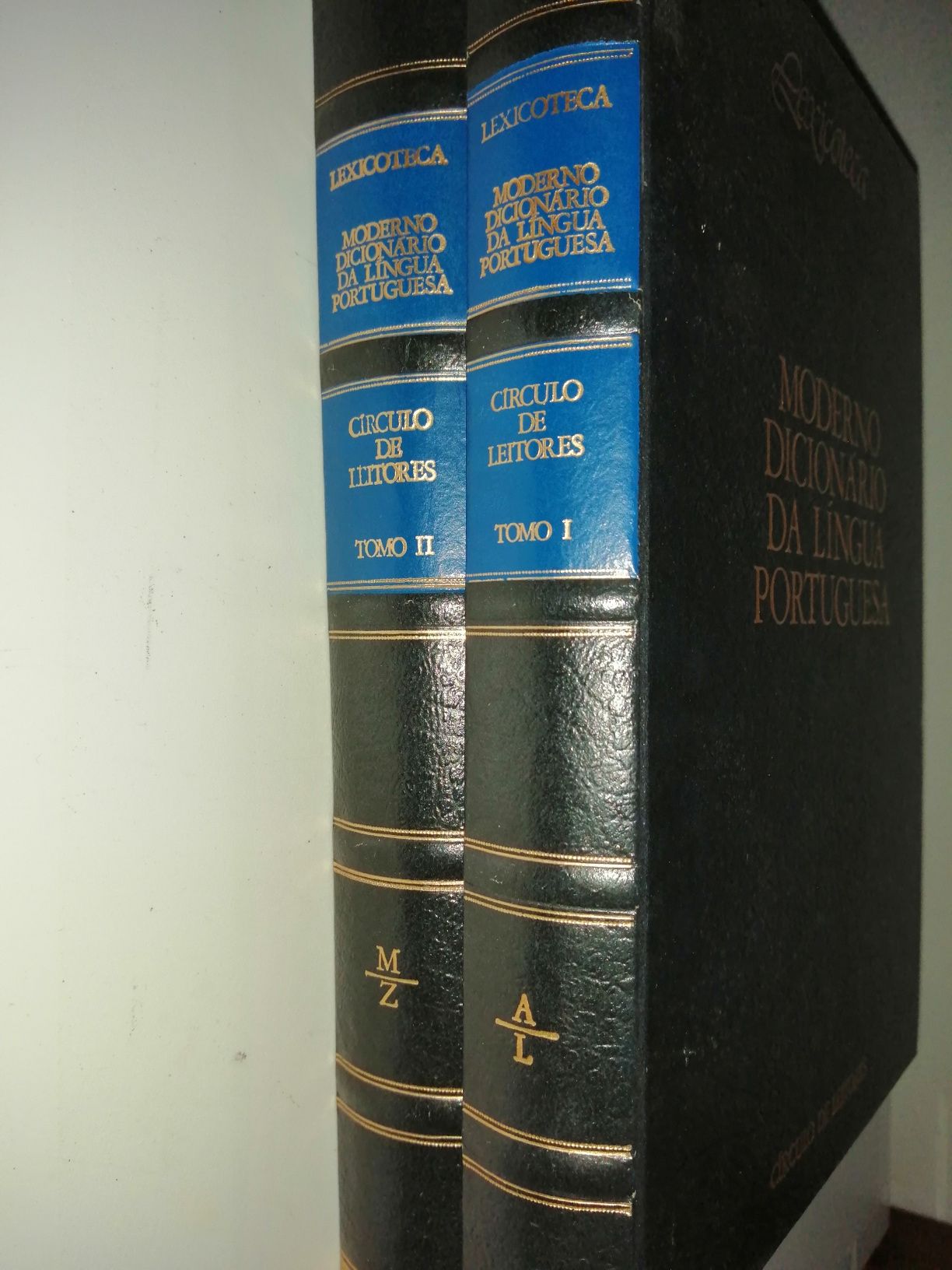 Lexicoteca Moderno Dicionário da Língua Portuguesa C. Leitores*