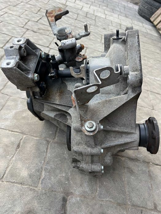 КПП коробка передач VW Passat B6 Golf 5 Touran Octavia A5 1.6 MPI FVH