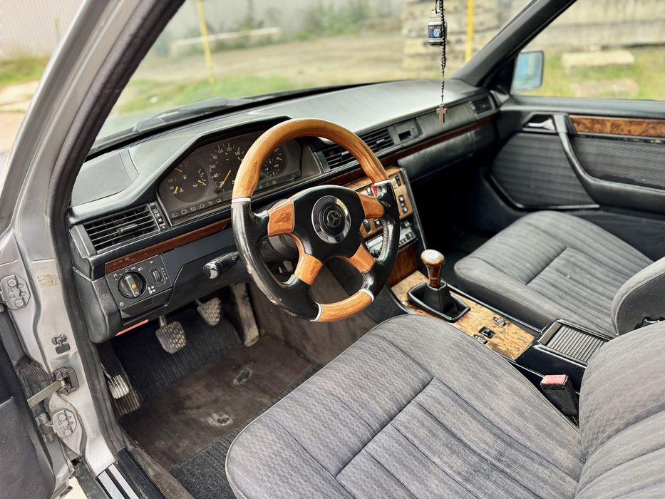 Mercedes W 124 2.5 D E-class